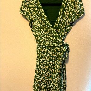 Wrap mini dress size M runs small